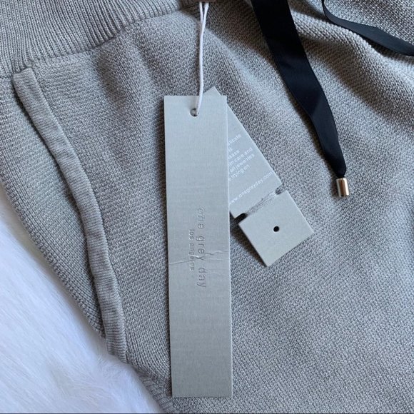 Anthropologie One Grey Day Venus Joggers Sweat Pants Grey  Knit Size Small - Picture 9 of 16